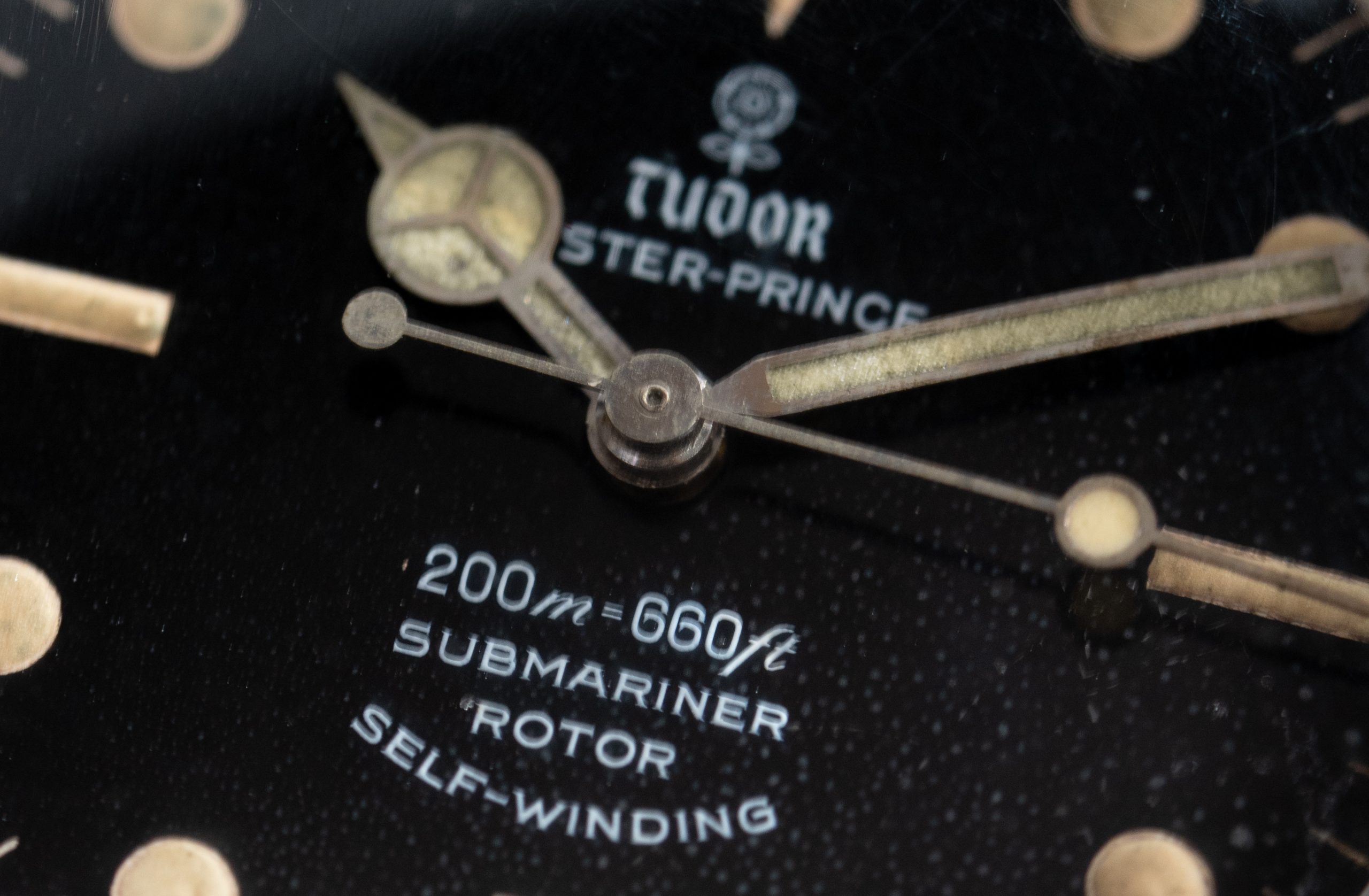 Tudor-7928-Submariner-Gloss-Dial