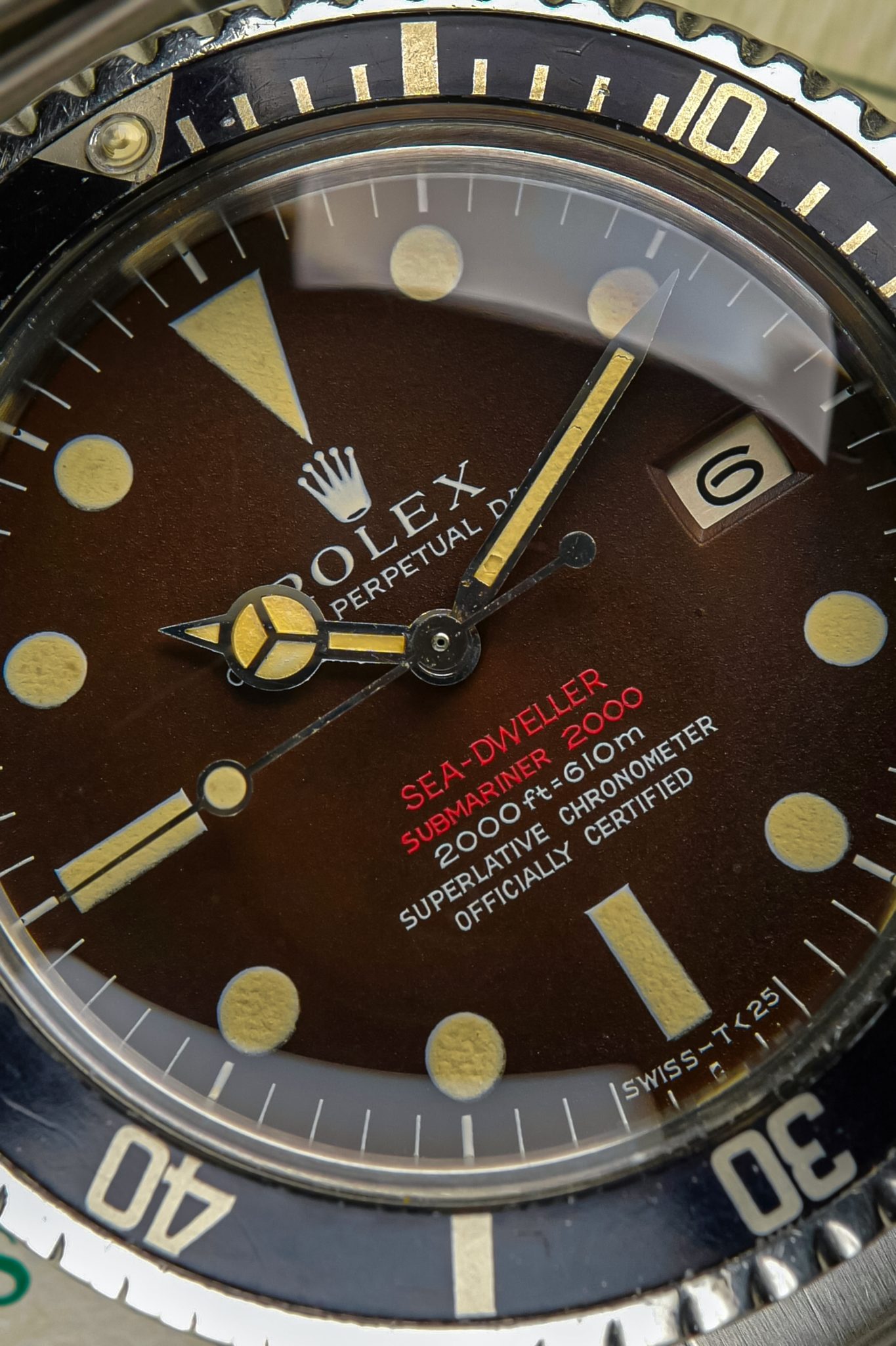 Tropical-Dial-1665-Double-Red-Rolex-Sea-Dweller