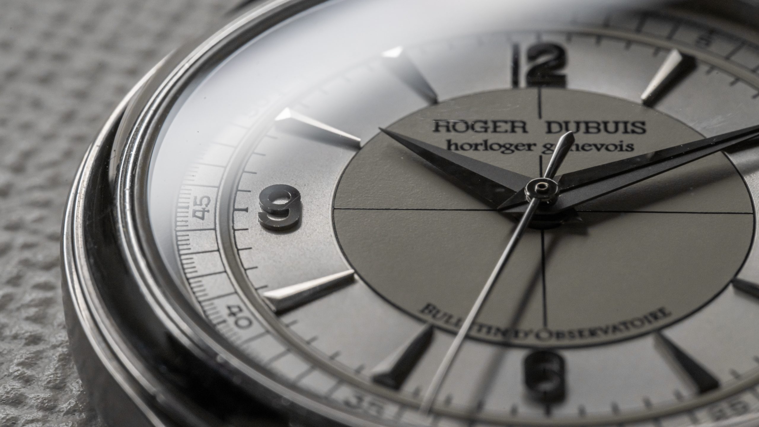 Roger-Dubuis-Hommage-H37-Sector-Dial-Palladium