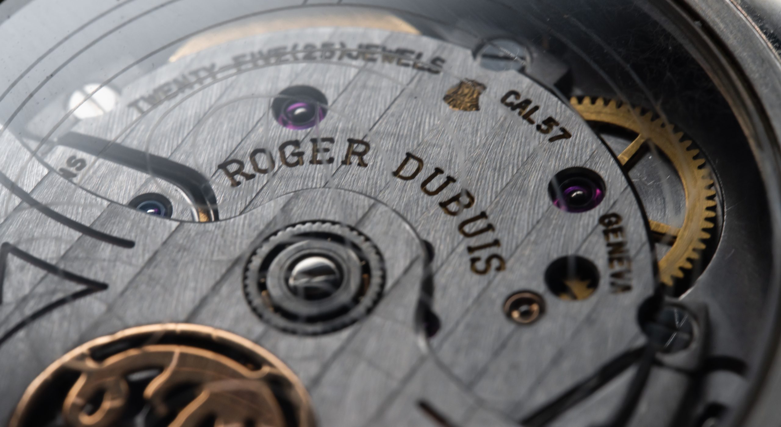 Roger-Dubuis-Hommage-H37-Sector-Dial-Palladium